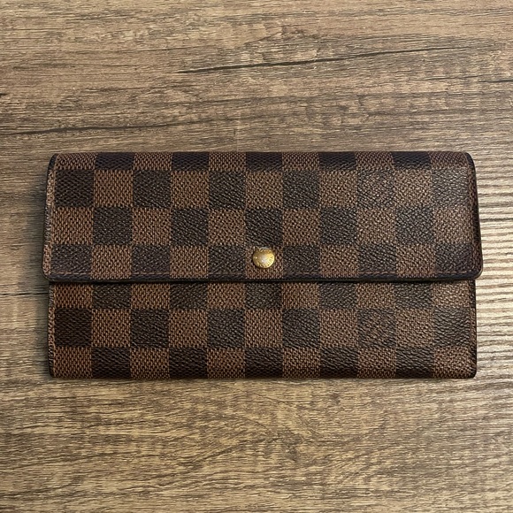 Louis Vuitton wallet - Picture 1 of 7